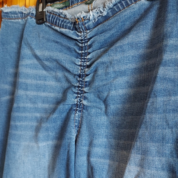 Wild Fable ruched low rise flare raw hem jeans Size 16 - Picture 4 of 7